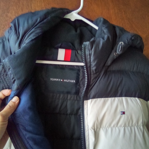 Tommy Hilfiger Blue and Cream Puffer Jacket - Picture 7 of 10